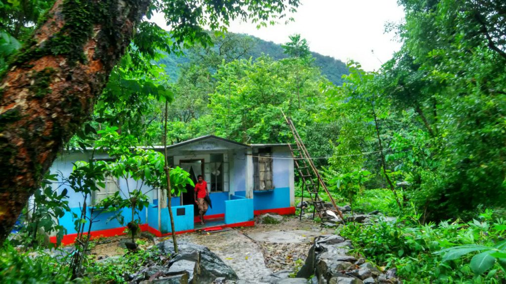 A small house for lodging right next to the double decker root bridges