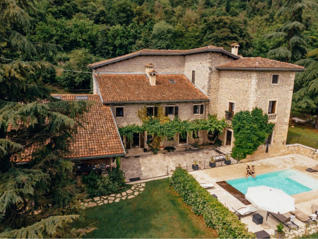 A villa in the Tuscan countryside