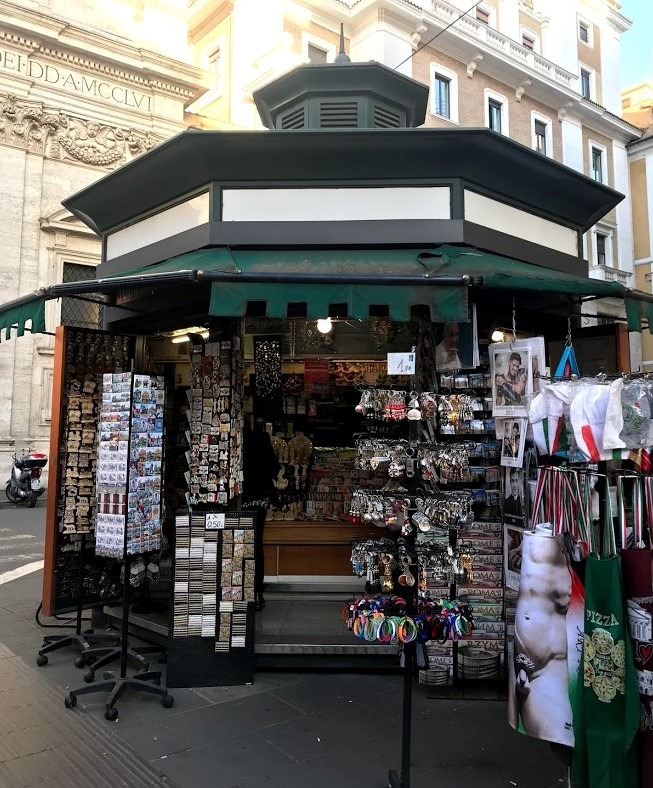 An Edicola (newspaper stand) that also sells single tickets in Italy