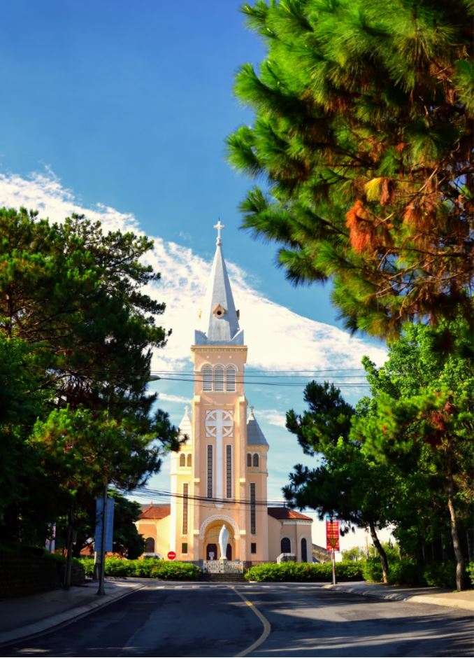 Da Lat Chicken Cathedral, Places to see in Da Lat