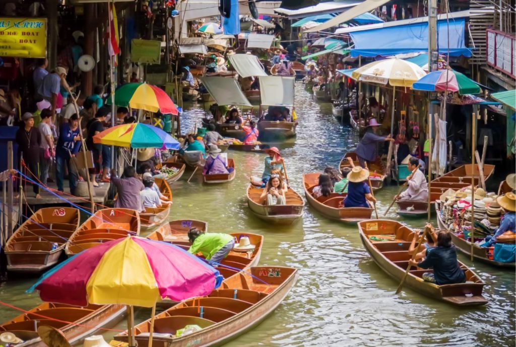 Damnoen Saduak Floating Market