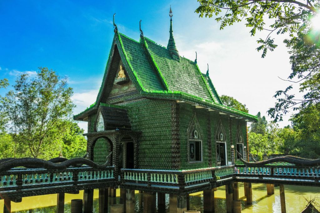 Wat Larn Kuad, a temple made out of glass bottles