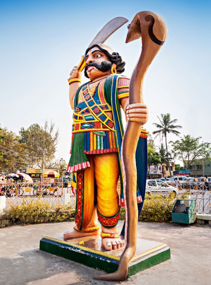 Mahishasura's statue at Chamundeshwari's Temple, day trip to Mysore