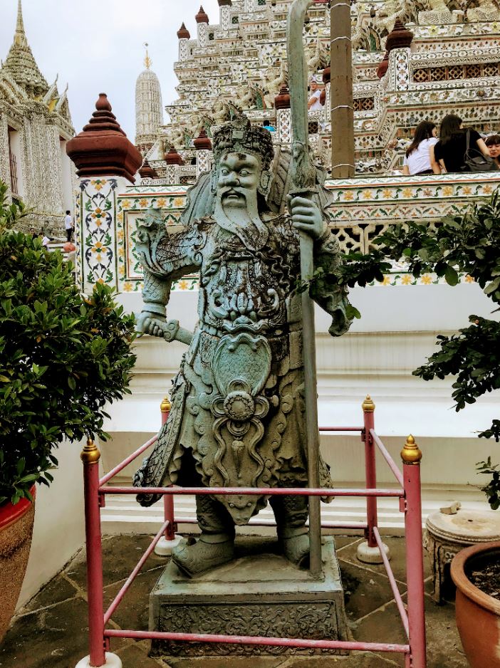 Staute of Chinese soldiers around Wat Arun