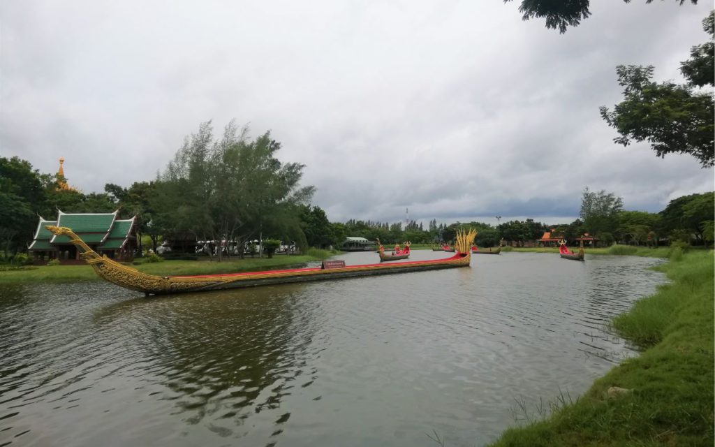 ขบวนพระราชพิธี เที่ยวเมืองโบราณในตอนเย็น