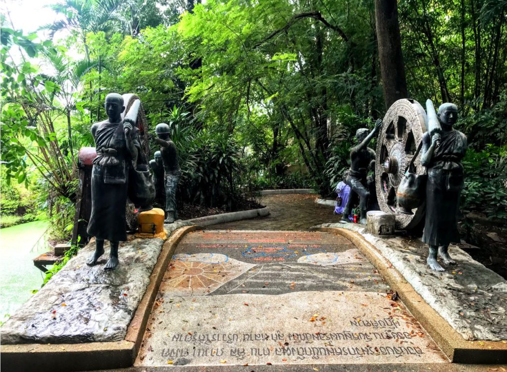Scupture of Monks leading the nation