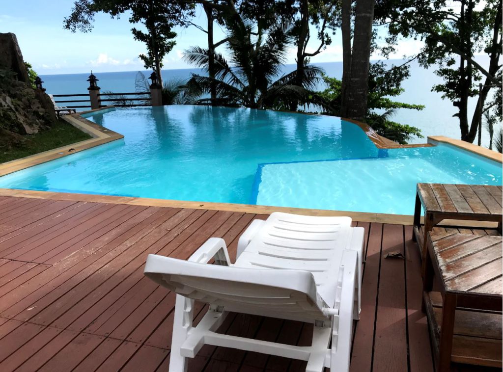 Seaview pool at Chang Cliff Resort