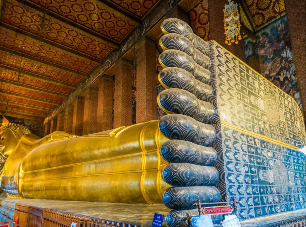 Engravings on the feet of Reclining Buddha