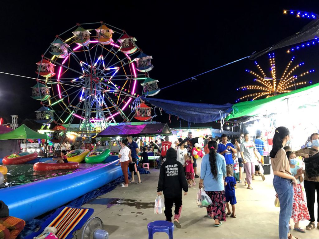 Fair during Loi Krathong in Nan