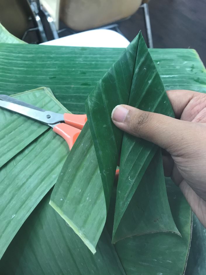 Fold banana leaves to form this, How to make a Krathong
