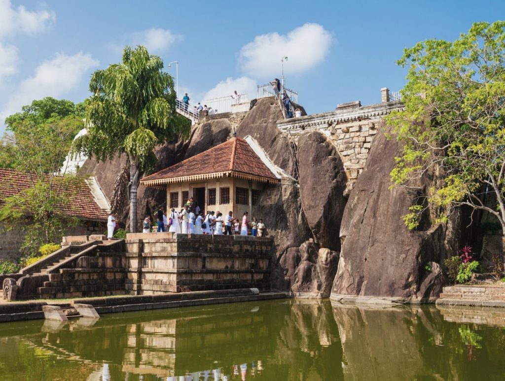 Isurumuniya Rajamaha Viharaya, Anuradhapura