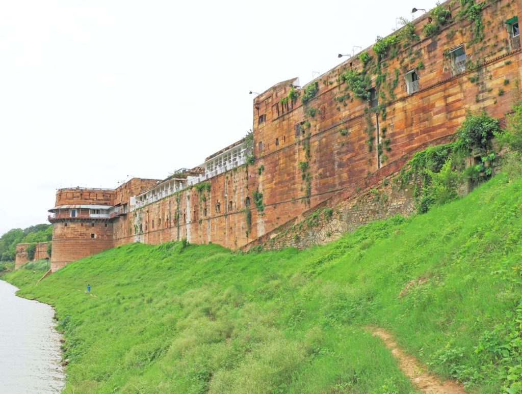 Outer walls of Allahabad Fort