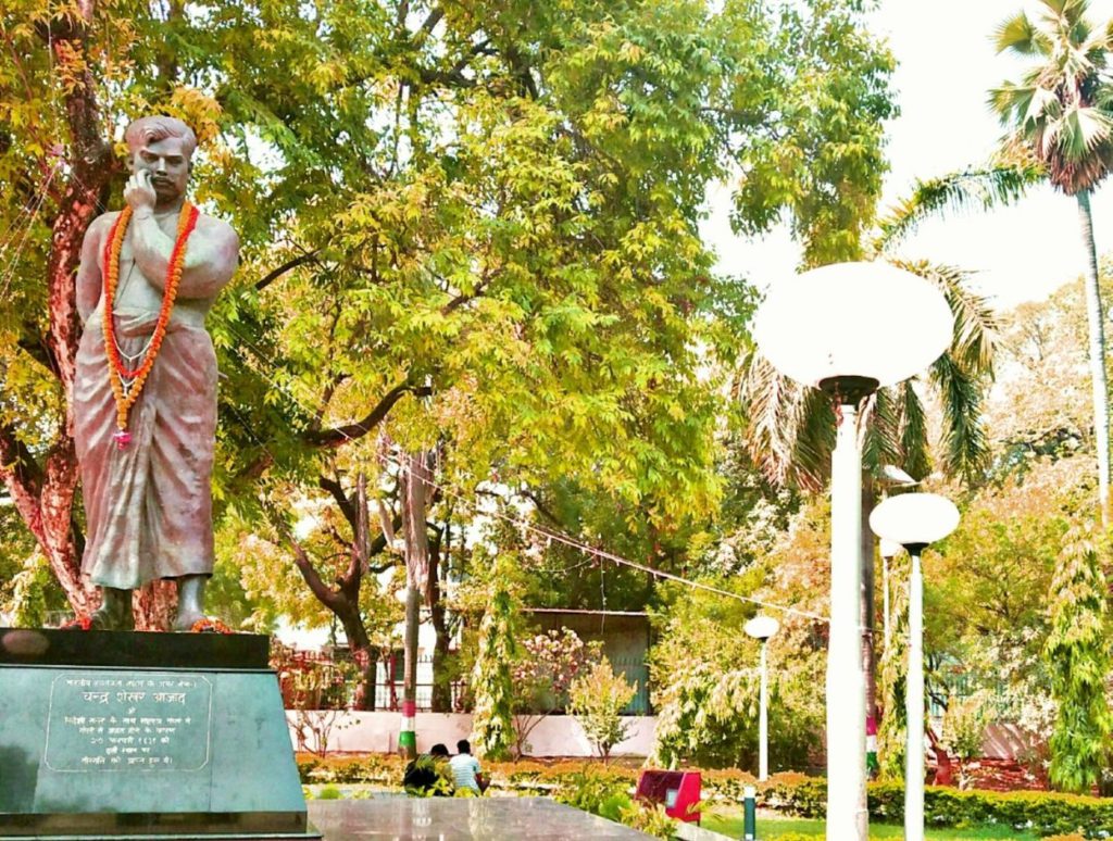 A memorial statue of Chandrashkhar Azad at Alfed Park