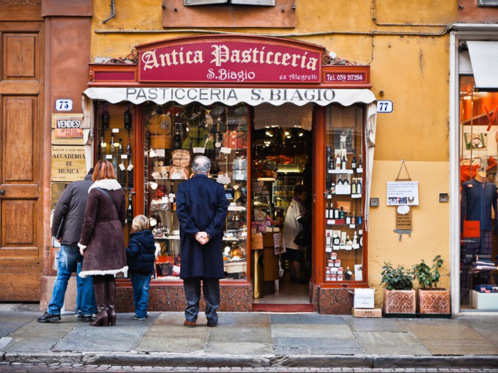 Shopping in Italy Language guide
