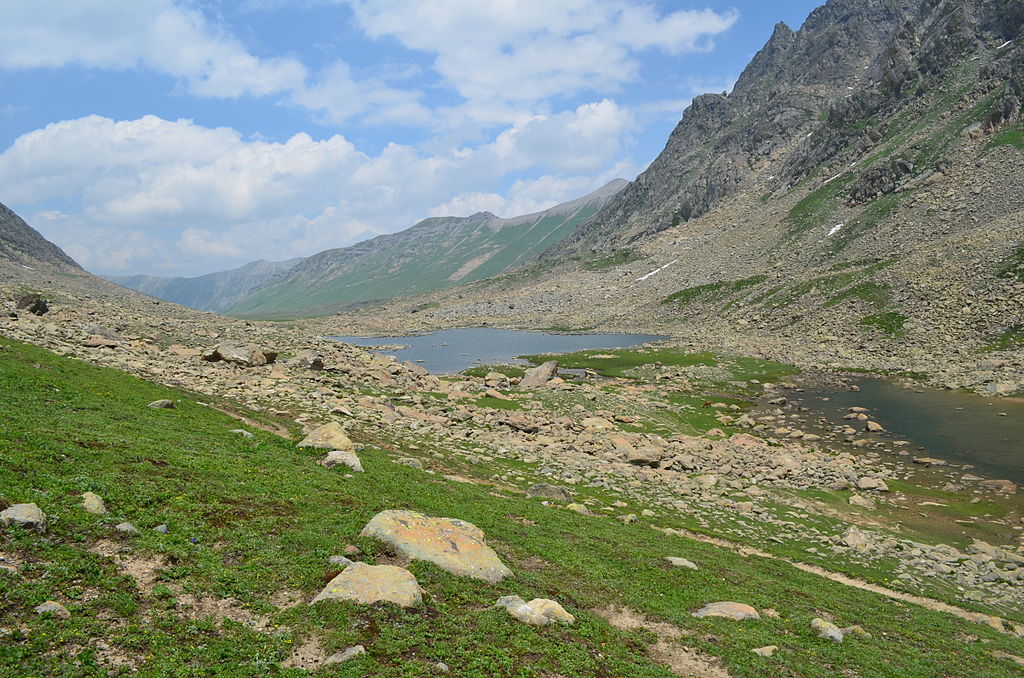 Satsar Lake