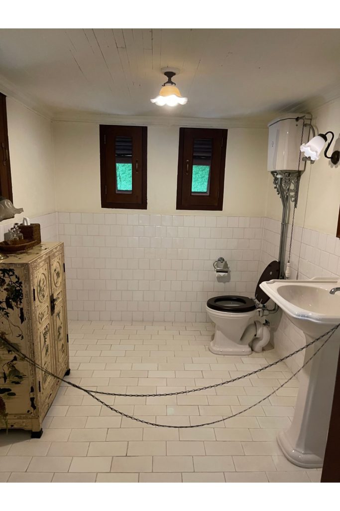 A modern Bathroom inside the house