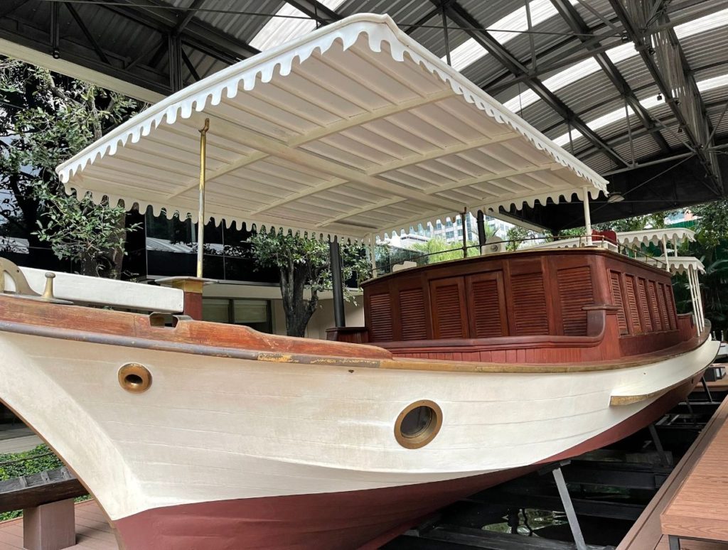 Boat for river transport