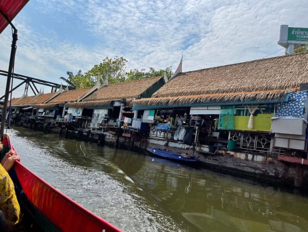 Taling Chan floating market