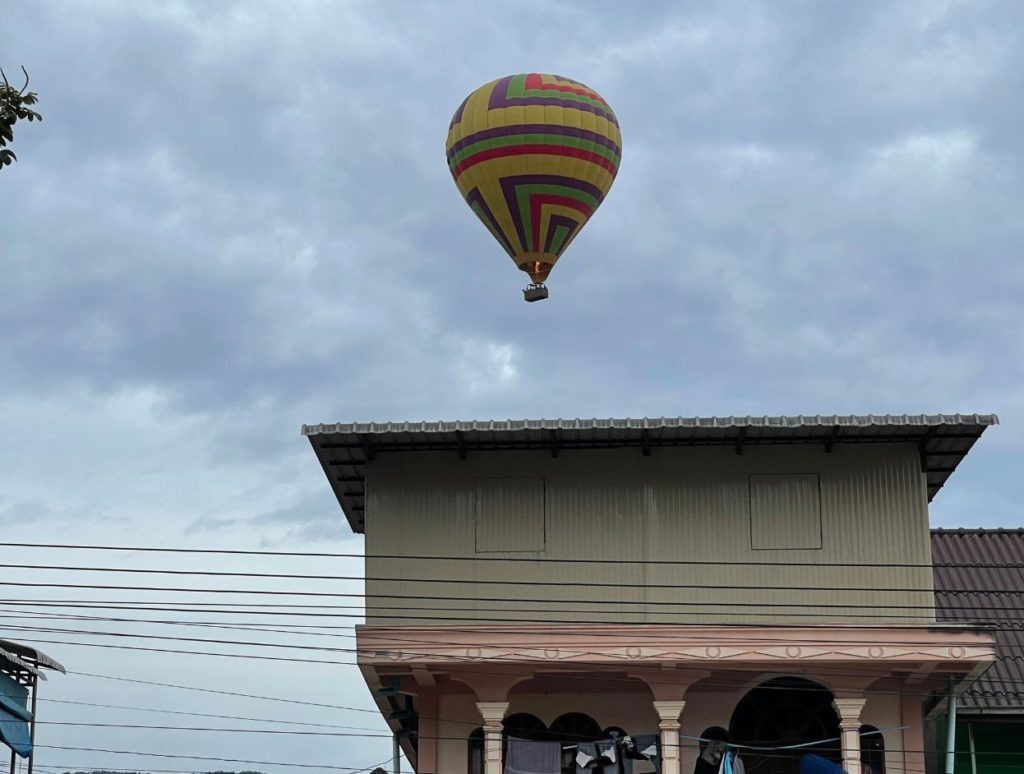 Balloon over Vang Vieng