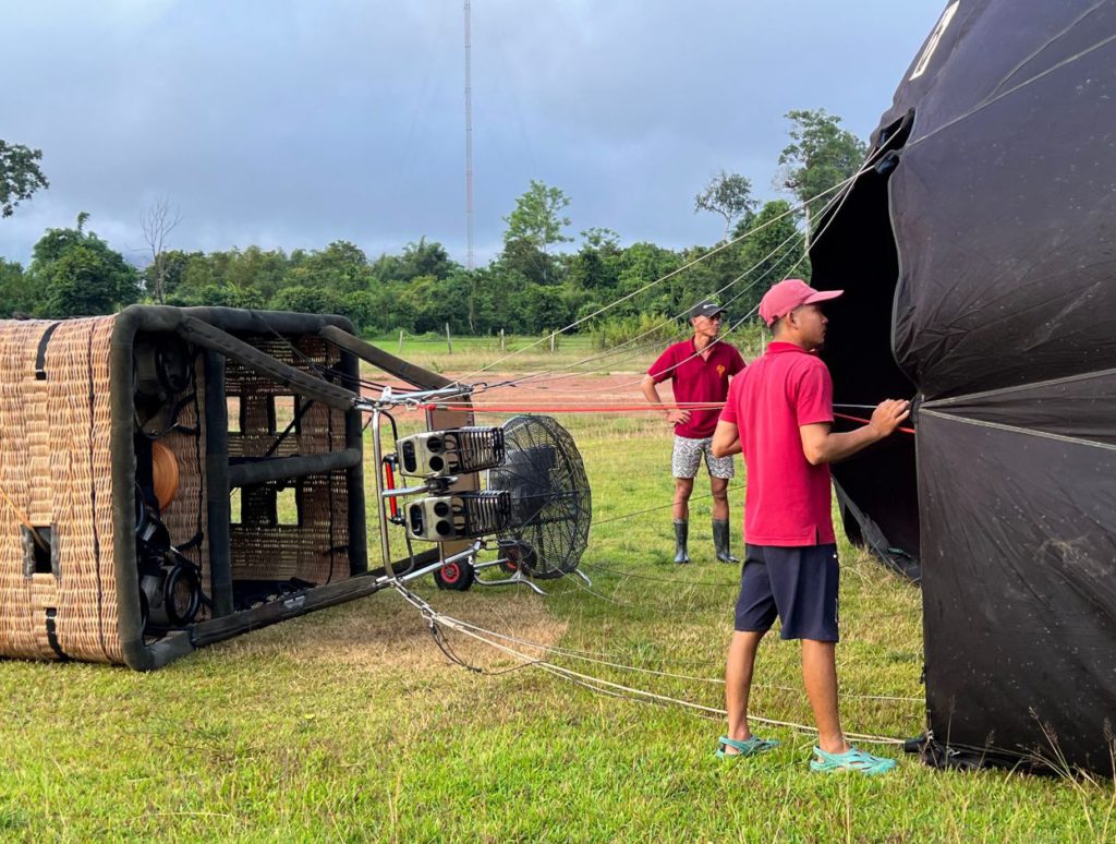 Blowing the hot air balloon