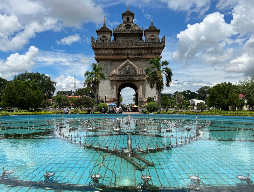 Patuxay Monument