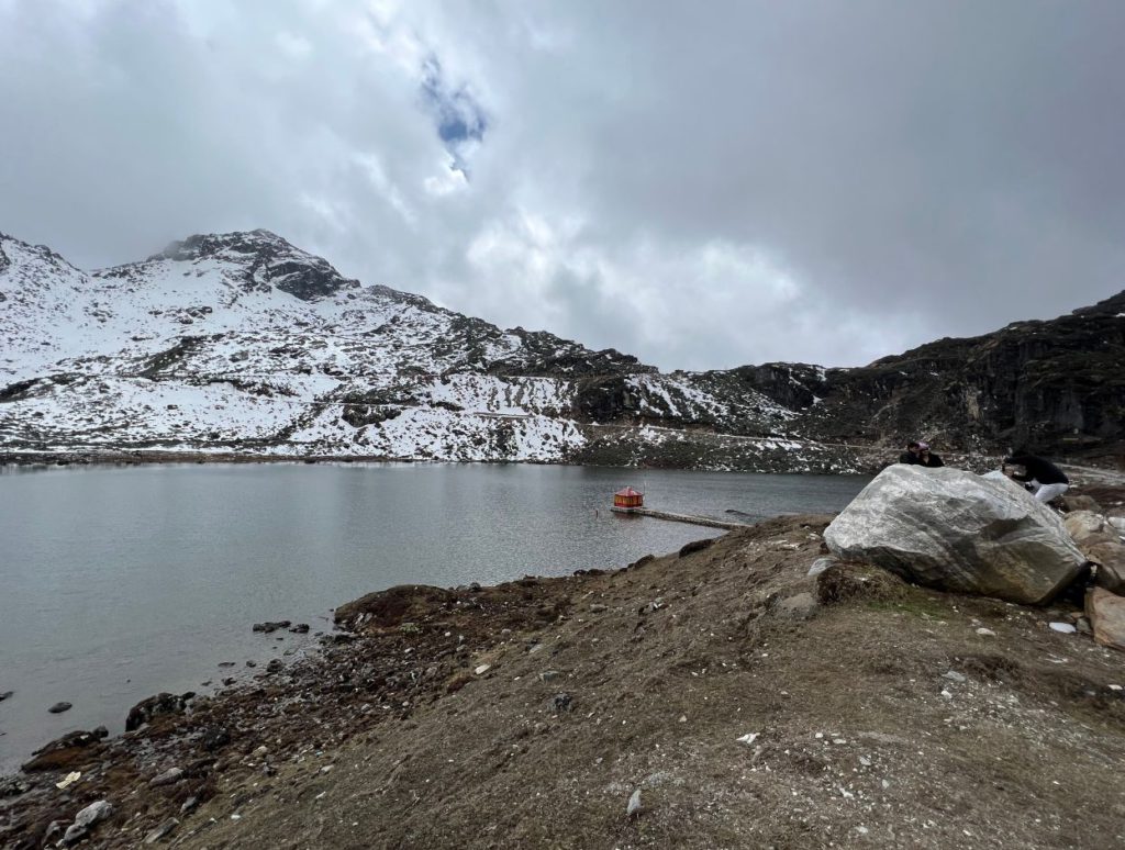 A scenic Lake on the way to Bum La