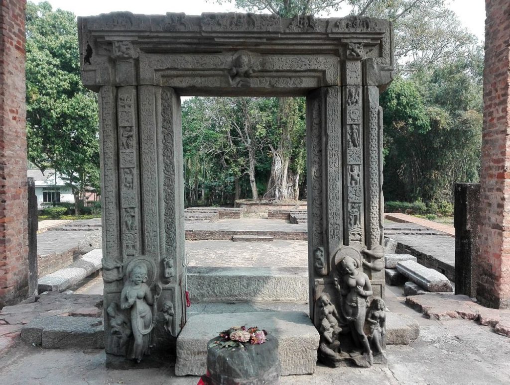 Da Parbatia carvings of ruins