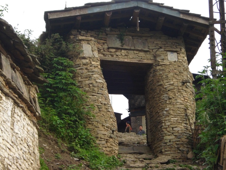 Northern_gate_of_Thembang_fort
