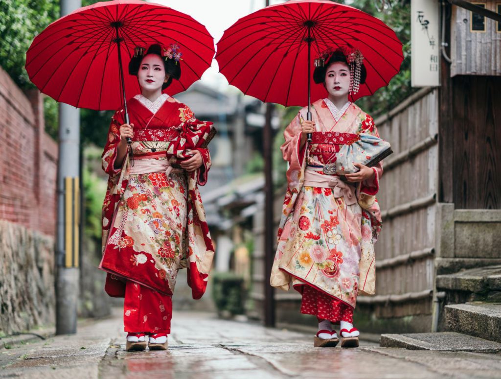 How to see a geisha in Kyoto
