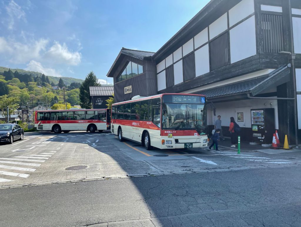 Bus from Motohakone-ko to Hakone Yumoto Station