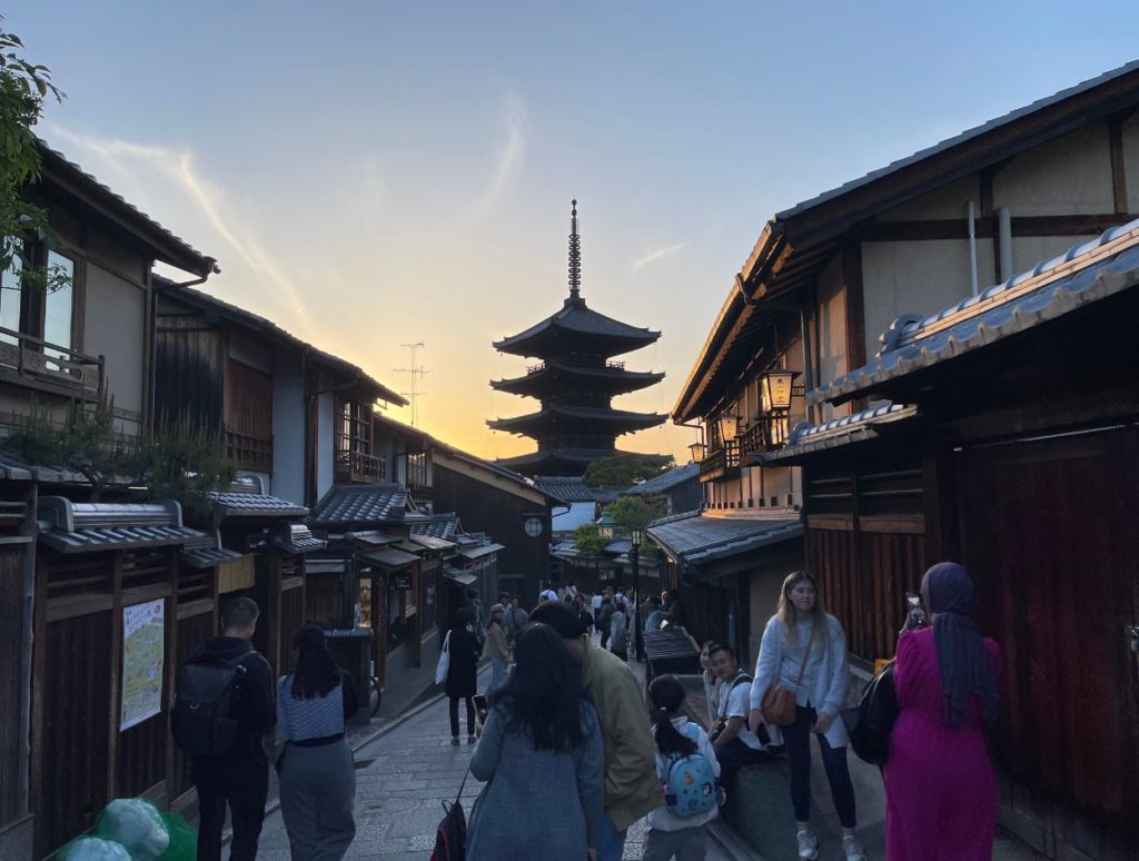 Hokan-ji Temple during sunset