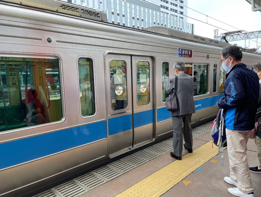 Local train to Hakone Yumoto Station