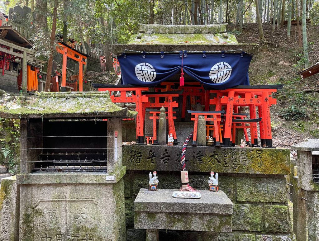 Small shrines on the way to the top of the mountain