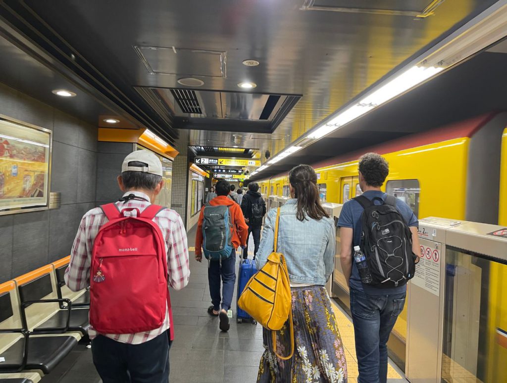 Traveling inside Tokyo Metro Stations