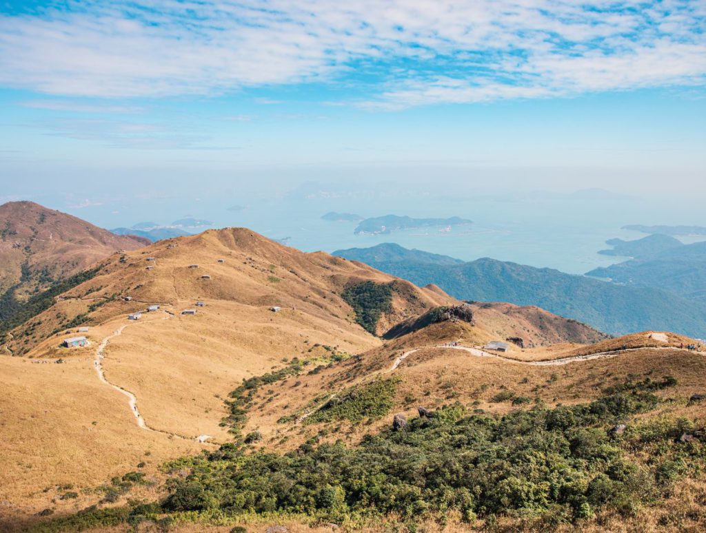 The trail to Lantau Peak summit