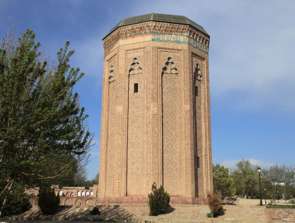 Tomb of Mümine Hatun in Nakçichevan