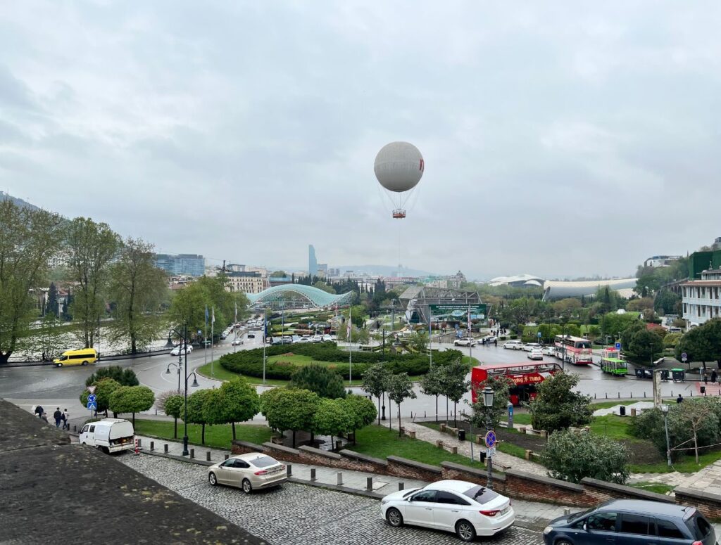 Hot air balloon above Rike Park Hot air balloon above Rike Park